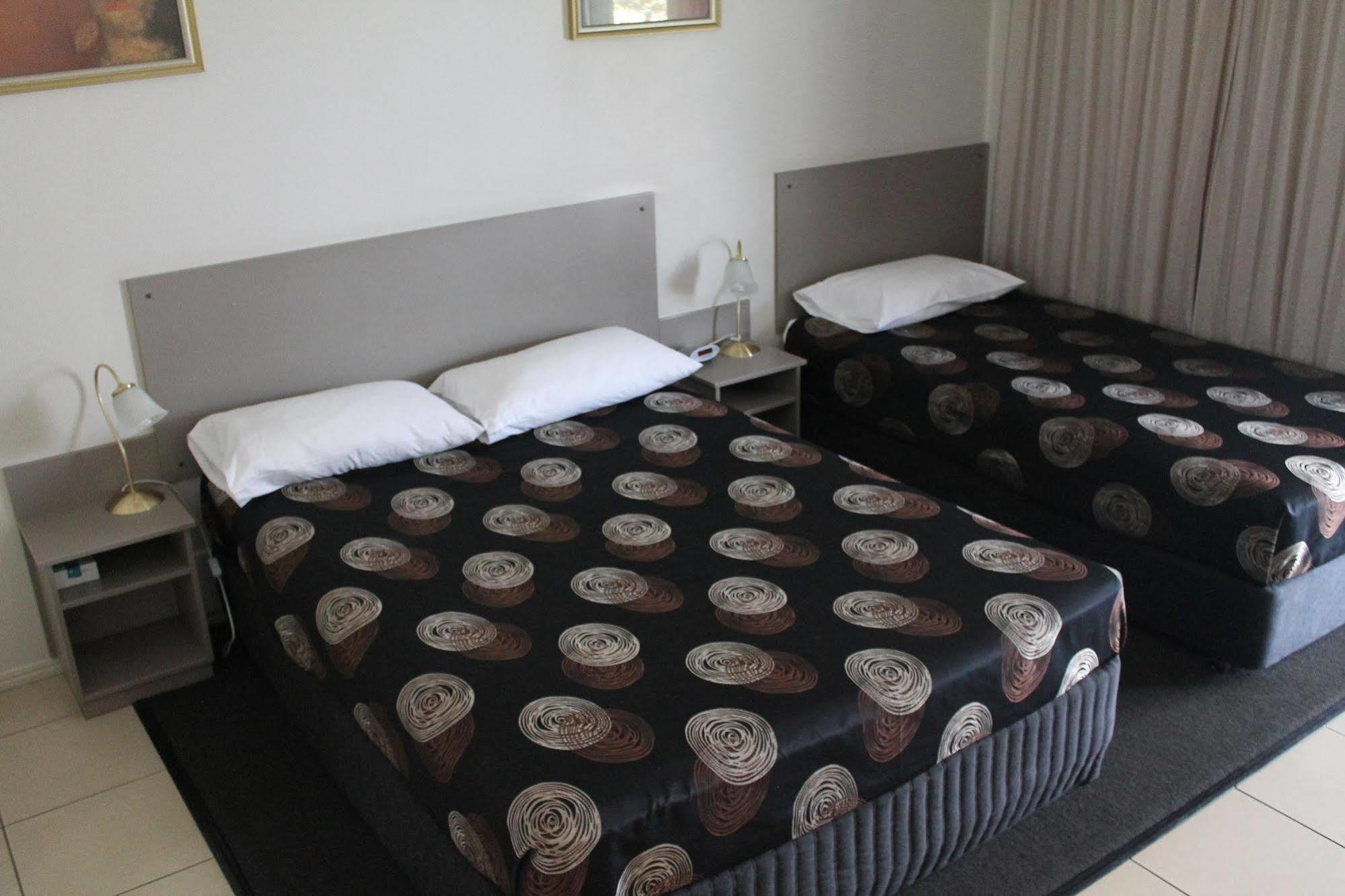 Blackwater Motor Inn Экстерьер фото
